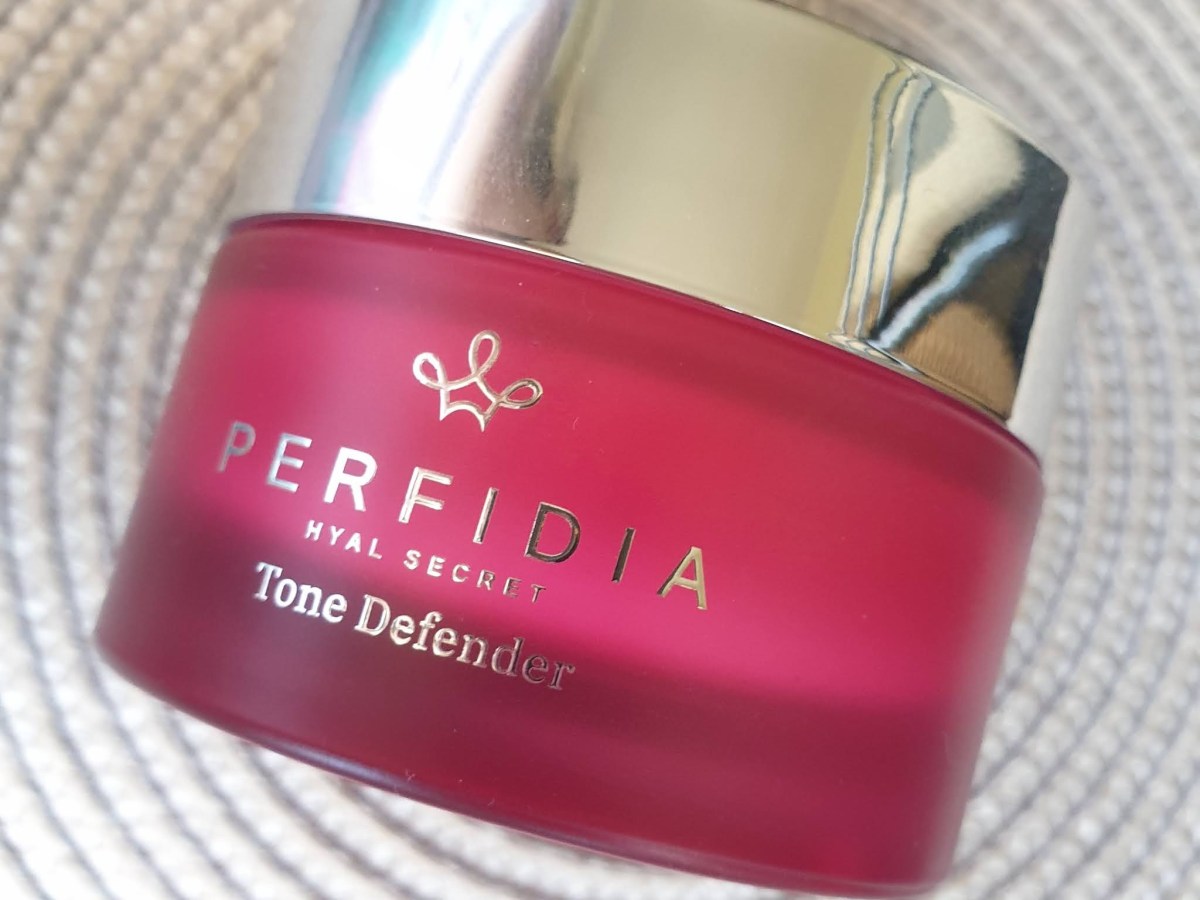 Perfidia Hyal Secret – il potere dell’acido ialuronico per una pelle&nbsp;perfetta